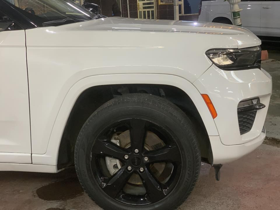 جيب موديل ٢٠٢٣ امريكي ماشية ١٧ ميل رقم بغداد جديد فول فول مواصفات حادث ربع بنيد وجاملغ والباب قليل 
سعر ٢٩٠ وبيهة مجال ***********  مكان بياع
