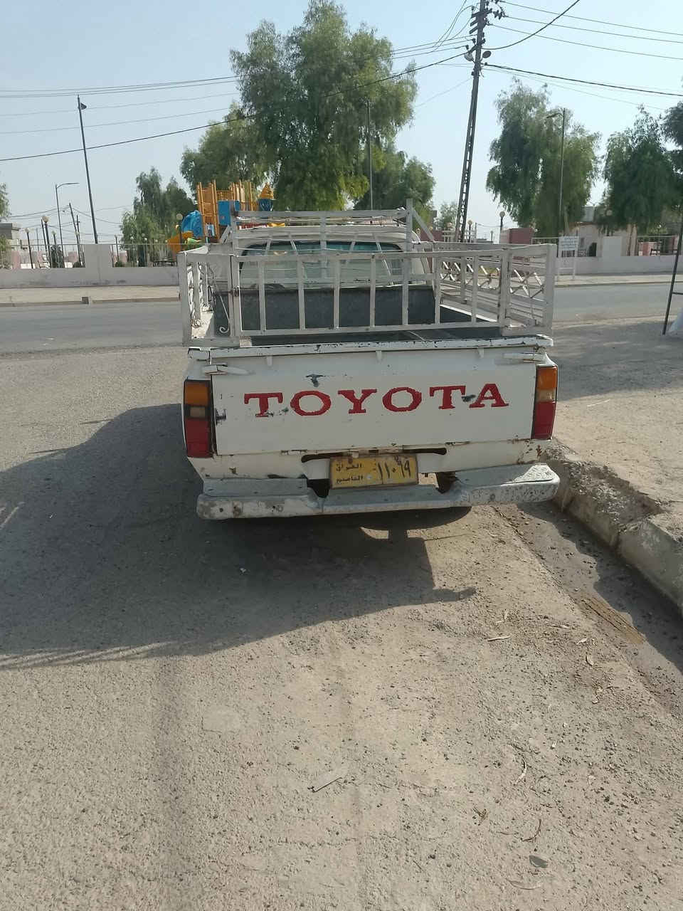 السلام عليكم
80.للبيع.   رقم كركوك اصفر   شرط التحويل والوكاله

السياره شرط المحرك والكير.  تايرات 4.فوك النص  صدر جديد  ماناقصها كلشي 

السعر  24  وبيهامجال  

 عنوان  السياره مخمور/  ناحيه القراج 

الشراي الاتصال ع ***********
