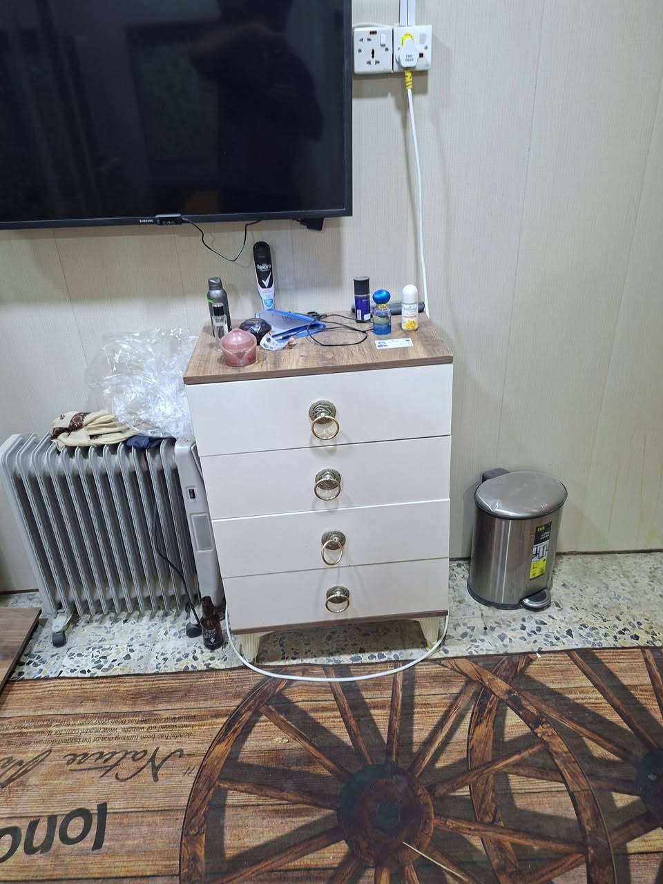 السلام عليكم غرقة تركية جديده للبيع استعمال قليل السعر 650 وبيها مجال للإستفسار واتساب فقط ***********
