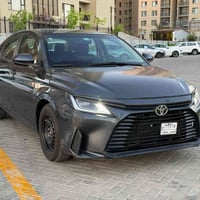 تويوتا يارس  وارد خليجي موديل 23  بيها صبغ جاملغ وبنيد وباب سايق  مواص...