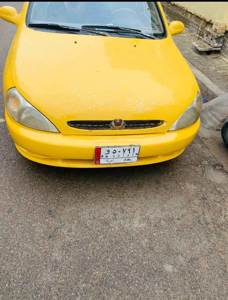 سلام عليكم
كيا ريو موديل 2003
راعيها متوفي واهله موجودين 
عندي مستمسكاته
رقم بغداد الماني سنويه عظم عاج
اوراق الهيئه موجودات وصل خط وبحث
مكينه جديده مال حاويه صار شهرين شادها
كير جديد بس طلعت عندي قره بثاني
صدر امامي خلفي جديد بس لمشط تعبان 
سياره فول عادي 
داخله كشنات مدوشمه كاعيه جلد
داخلها كلش حلو ومرتب 
كهربائيات شغالات 
تبريدها ثلج
تخم تاير تخم ويل بلادي
مسجل كوري طابقين بلوتوث جديد
كشرها مابي كل ظربه فقط هاي الي بالبكلايت 
نواقصها السياره مشط استير وبكلايت 
ترايك للبصره 
سعرها 25وبيه مجال حك الجيه 
للبيع او مراوس بخصوصي
مكاني بغداد حي الكوفه 
رقمي ***********
