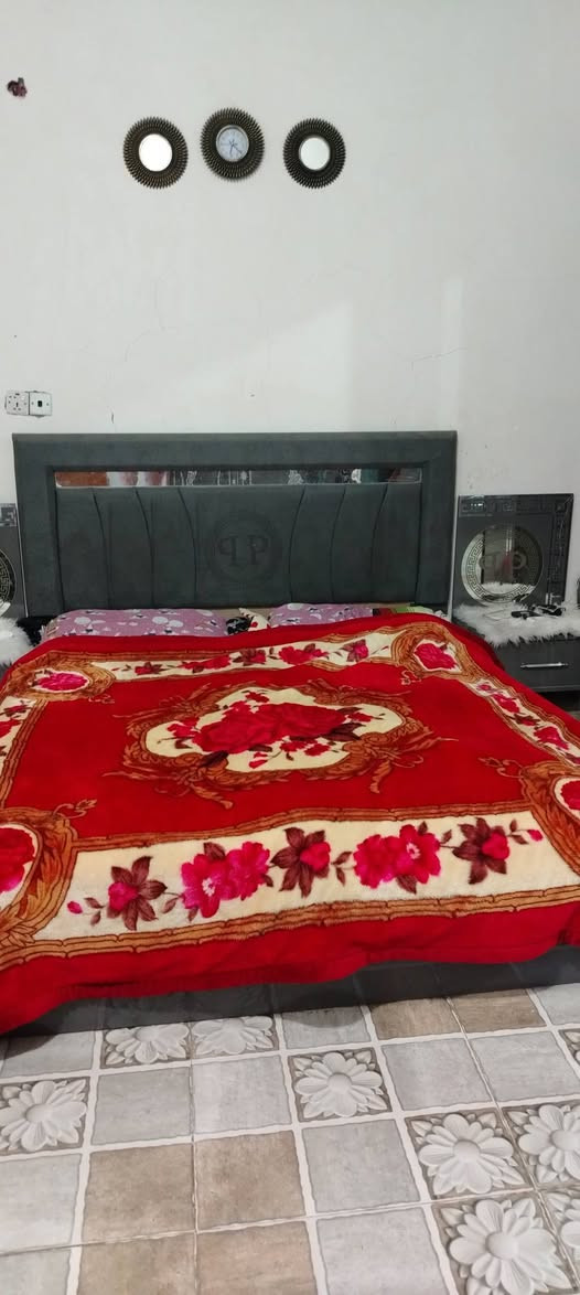 غرفه اخشاب تركيه مستعمله مع ملحقاتها للبيع الرد بالخاص او على الرقم ***********
