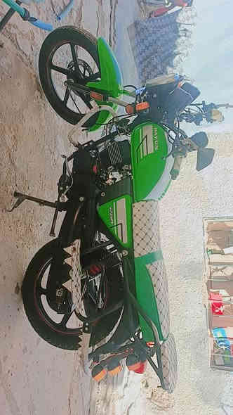 للبيع دراجة نارية دايوان موديل 2021 – نضيفة مثل الجديدة
للبيع دراجة نارية نوع دايوان موديل 2021، بحالة ممتازة جداً، نضيفة ومرتبة واوراق اصوليه كامله وما  متعوبه. الدراجة مستخدمة استخدام خفيف ومحافظة عليها من يوم الشراء، وما بيها أي مشاكل ميكانيكية أو كهربائية.
المواصفات:
موديل: 2021
النوع: دايوان
الحالة: نضيفة كلش – جاهزة للاستخدام
الماكينة صافية وما تحتاج أي صرف
الإطارات جيدة
البدي مرتب بدون ضربات 
سبب البيع: حاجة مو أكثر.
السعر: 1250مليون وربع 
للاتصال: (***********)
الرجاء من الجادين فقط الاتصال، وشكراً.
