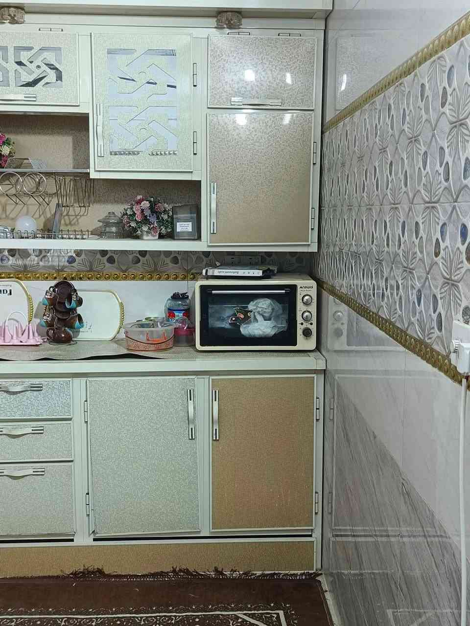 سلام عليكم ورحمة الله وبركاته
دار لبيع مساحه 200
3 غرف نوم 
1صتقبال 
1 دوانيه طول 9 أمتار
مكان سوق الشيوخ شارع ترابي قرب انصار جون
قريب علا شارع 40
لبيت زراعي
رقم لسفسار ***********  +***********  رقم وتدللوو
