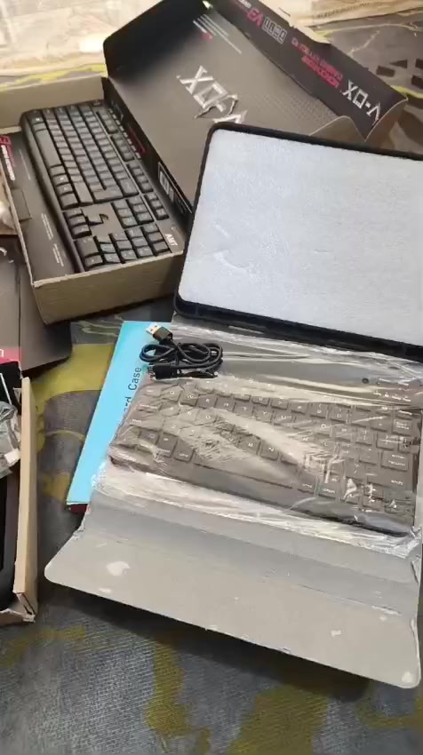 سلام عليكم ورحمة الله 
اريد كلهن ابيعهن منو ياخذهن


**إذا كنت صاحب هذا الإعلان وتريد حذفه لأي سبب، رجاءا أرسل رسالة إلى الدعم الفني**