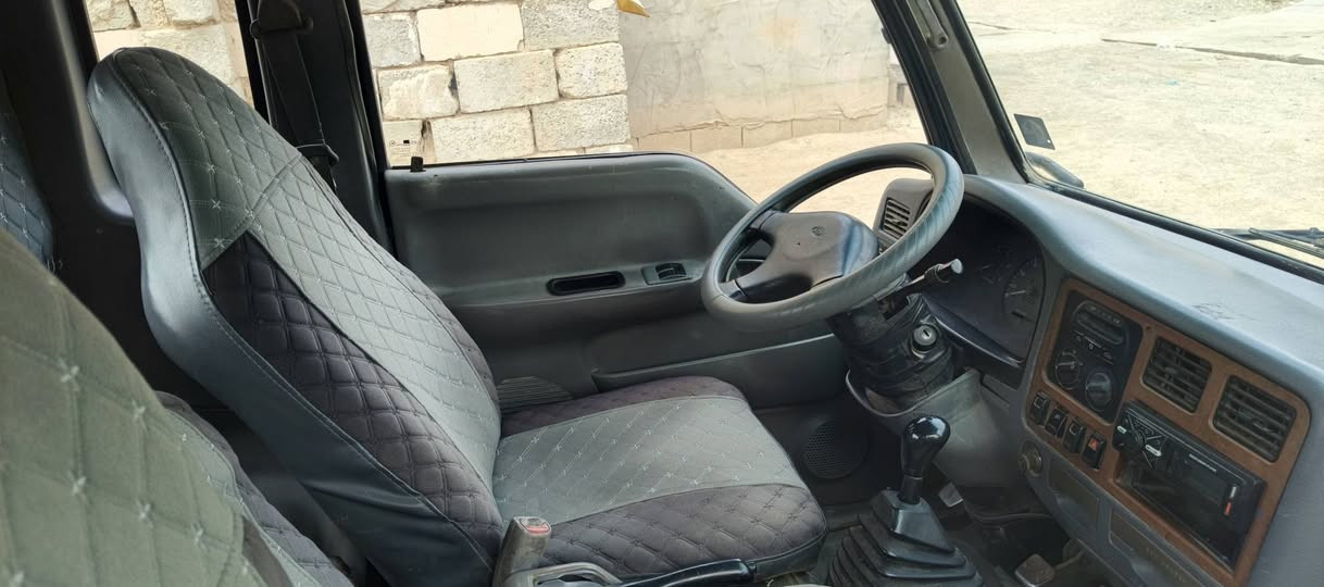 السلام عليكم كية فونتيرا للبيع موديل 2000 قلاب رقم صلاح الدين مكانها كركوك سنوية مشروع وطني لحد 2028 كير شرط محرك بي بخار الشاصي مفطور ومصلح تايرات جديد مابيهة ضربة ولا صبغ والباقي كدام العين سعرها 65 وبيهة مجال ***********
