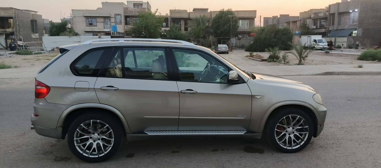 السلام عليكم 
BMW X5 E70 2008 كاز 
محركها M57N2 المحرك جديد البارحه شديته 
السياره باسمي رقم اربيل تدفئه تبريد خير من الله مكفوله من الضربه والصبغ عدا الدعاميات 
للبيع او المراوس 
سعرها 125 ورقه قفل 
مكانها بغداد / المحموديه
***********
