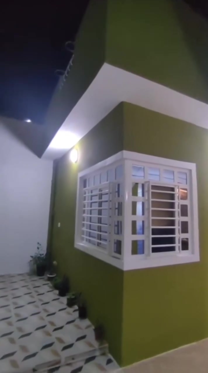 🏡 بيت للبيع في الرشيدية (القطاع الخامس) - جاهز للسكن 🏡
الموقع: الرشيدية - القطاع الخامس - فرع عزيز الظويهر.

📌 تفاصيل العقار:

 المساحة: 225 متر مربع.

 التصميم الداخلي:

 غرف نوم عدد (2).

 استقبال واسعة.

 هول داخلي عدد (2).

 مطبخ جهوزية كاملة.

:

 أجهزة التبريد: سبالت عدد (3) شغال وبحالة ممتازة.

 المطبخ: كاونتر مطبخ كامل ومرتب.

 (جاهز للسكن فوراً بدون أي مصاريف إضافية).

لتواصل‭0772 344 1749
