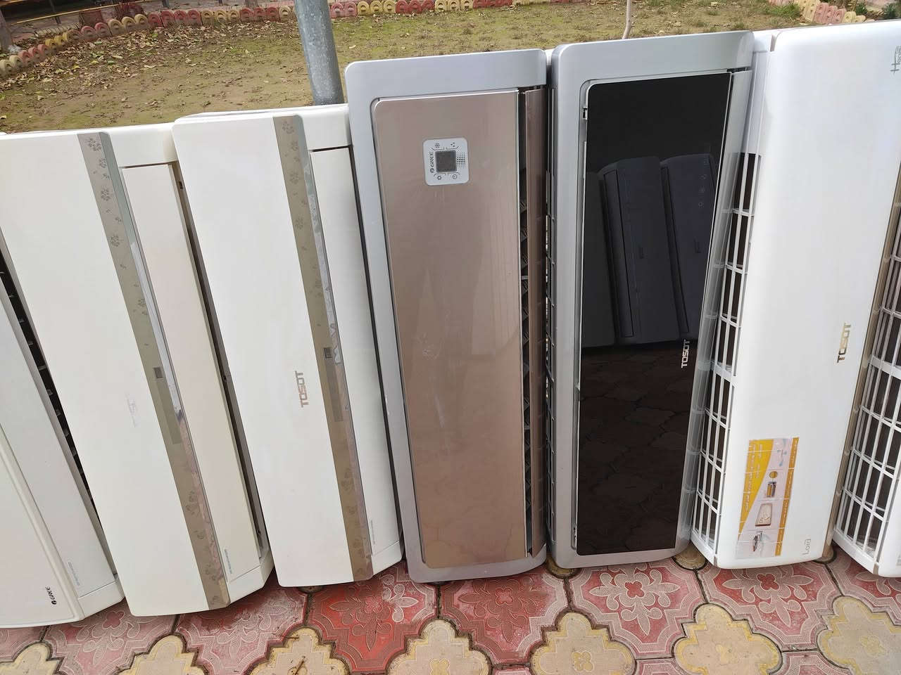 يتوفر سبالت
3طن جداري عدد 10جهاز
2.5جداري عدد 8جهاز
2طن جداري عدد 50 جهاز
1طن عدد 30جهاز
ويتوفر كنتوريات جميع احجام قرابة 100جهاز
ملحقات داخليه وخارجيه وحماله (جوكر وبيلادي) وريمونت 
اخوان بيع فقط جمله واقل كمية 50جهاز بدون كنتوري ابيع
موقع اجهزة اربيل
***********
