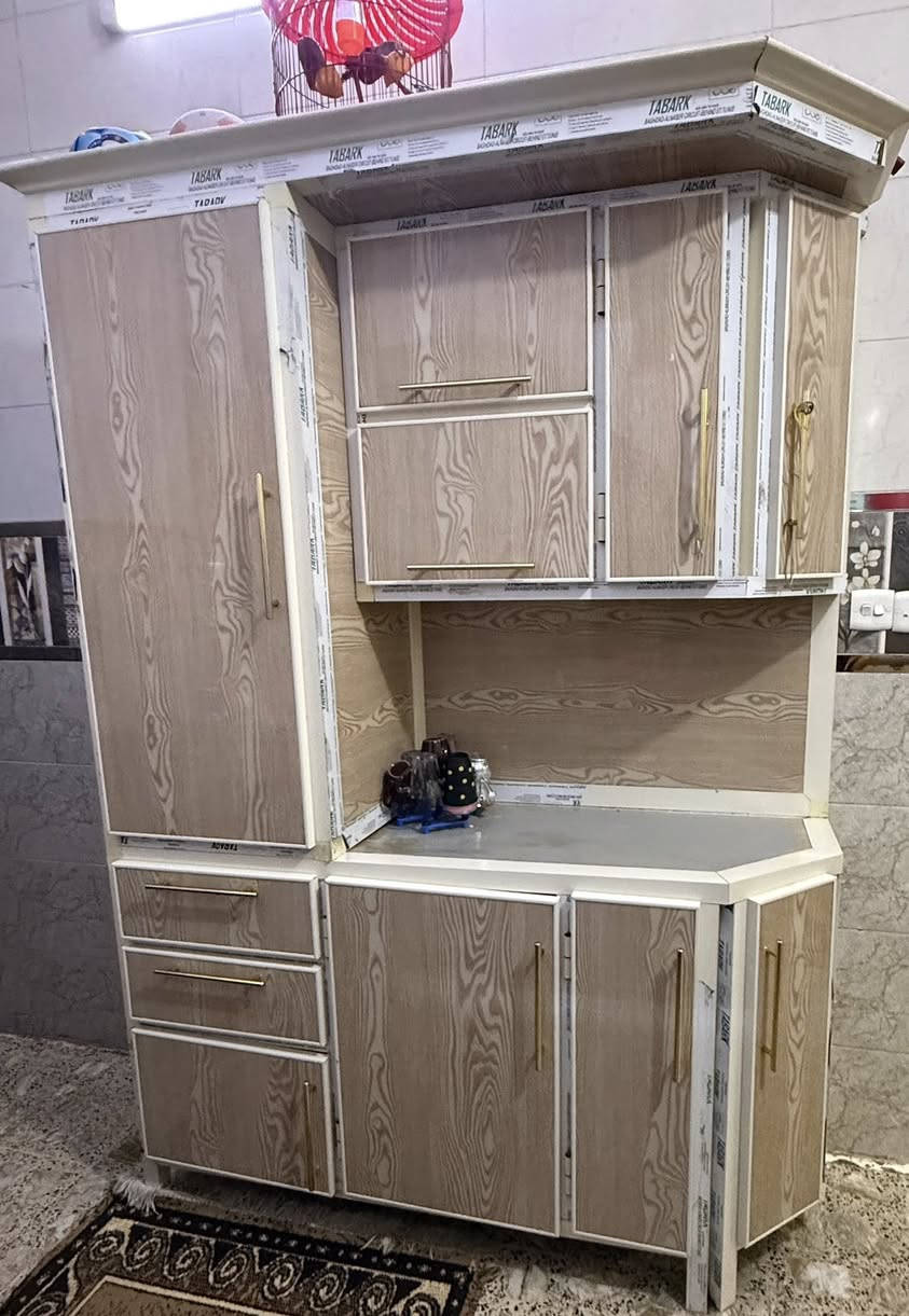 السلام عليكم كاونتر للبيع مستعمل نضيف جداً
العنوان / بغداد الشعب 
للاستفسار/ ***********
