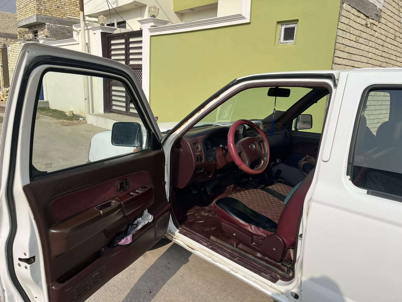 للبيع نيسان  شبوط 2011 سنويه لل28 مشروع وطني بسمي مكفولع عام مكينه او كير خير من الله تبريد كهربائيات كله شغل تخم تاير جديد رقمه بصره عنوان نجف السعر ( 105 ) بيه مجال قليل    للستفسار ***********
