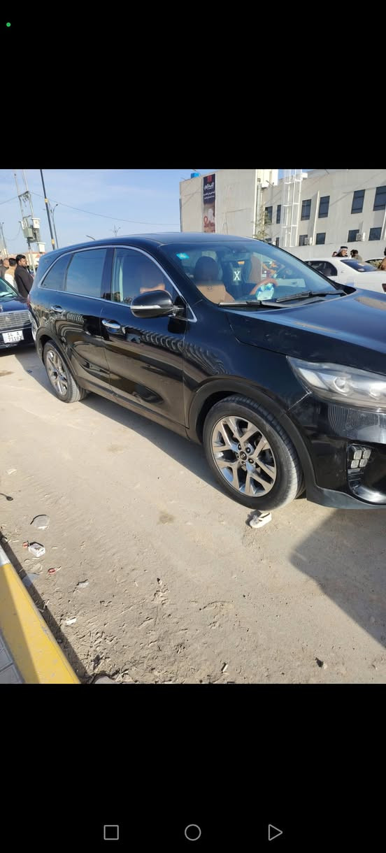 سلام عليكم سورنتو البيع  موديل 2020 وارد أمريكي  ضربته بنيد وجاملق مكينه 6 لا تبخير ولا تنقيص  سبعة راكب رقم نكليزي  بسمي ذي قار *********** رقمي
