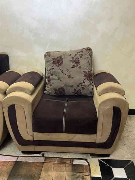 السلام عليكم تخم تركي نظيف استعمال مال بيت تخم كلش قوي وثكيل نظيف رجليناته نظيفه قماشه نظريه كدام عينكم تجي وتشوفه وشوف نضافته مكاني بغداد حي اور
سعر560. الف
استفسار ***********
