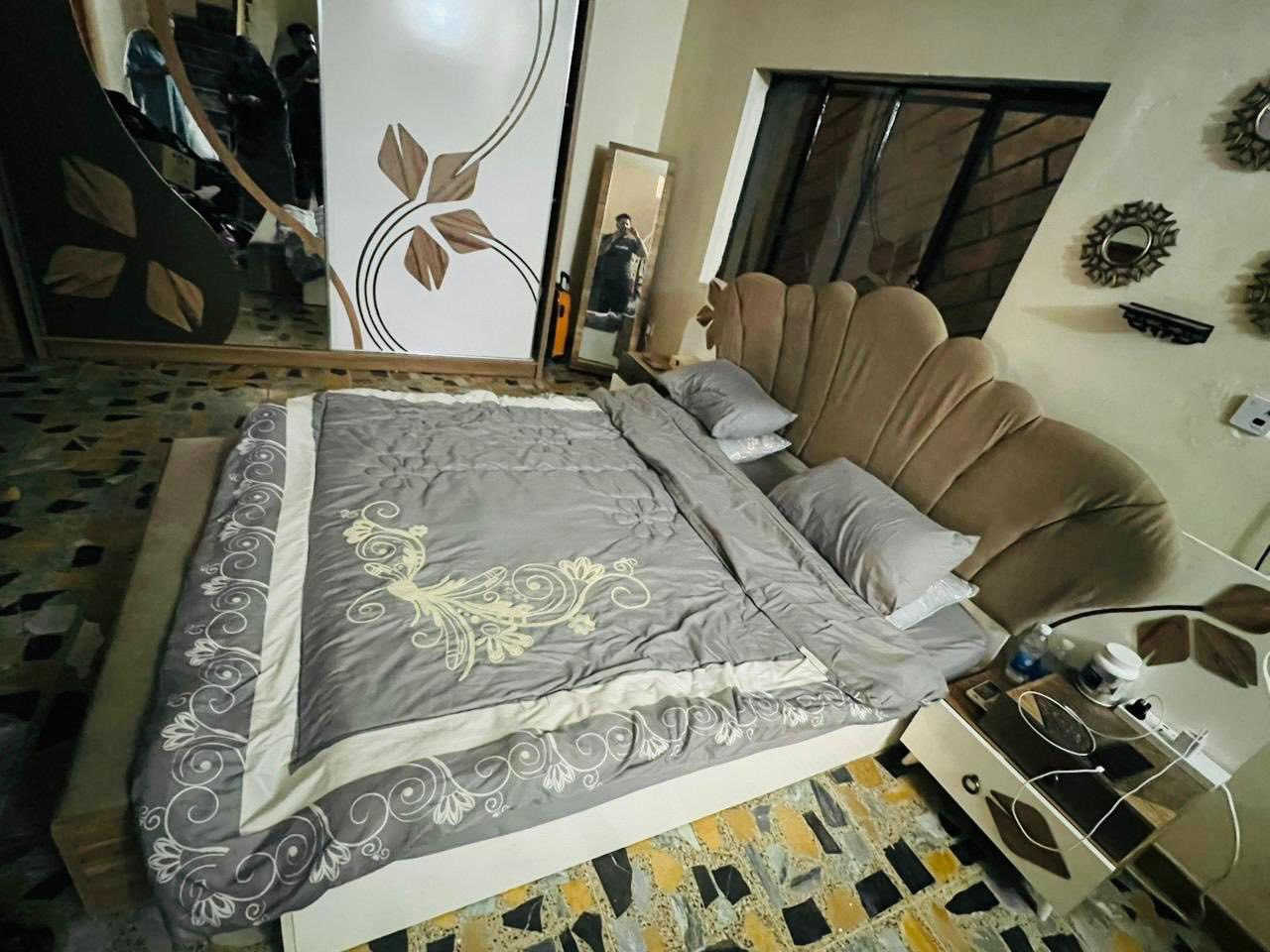غرفة نوم ترڪي 
جدا نظيفة 
تتكون من 10 قطع
السعر 650 الف 
المكان بغداد الكرادة


**إذا كنت صاحب هذا الإعلان وتريد حذفه لأي سبب، رجاءا أرسل رسالة إلى الدعم الفني**