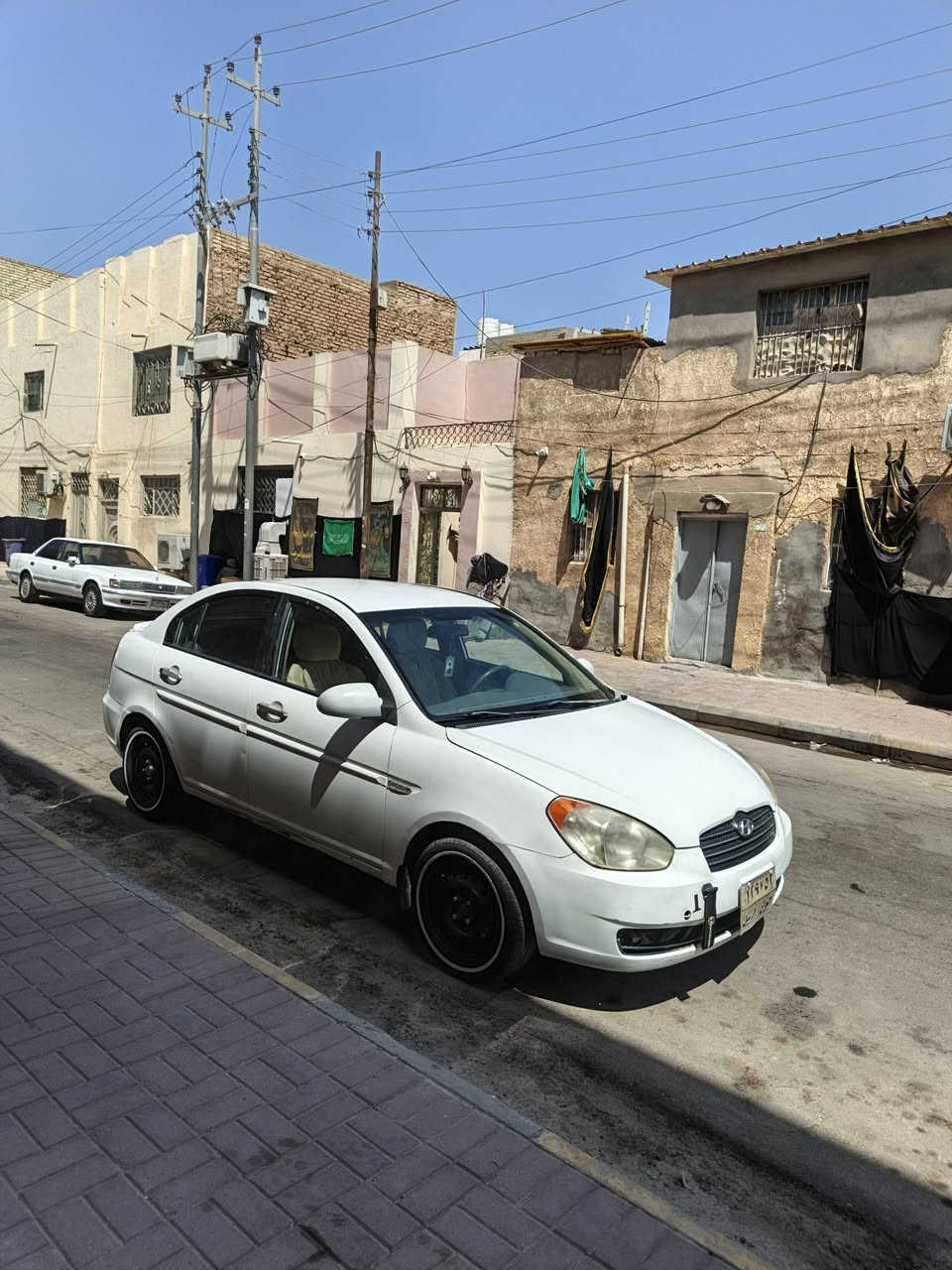 سلام عليكم للبيع بدون مراوس اكسنت مديل ١٠ خليجيه محرك ١٦٠٠  تبريد وي سويج باتري جديد حداديه حلوه جاهزه سياره بيه رشات صبغ فقط اثر طخات سعره ٨٣ وبيه مجال قليل مكانه نجف /‏ بي وتساب ‪***********‬‏
