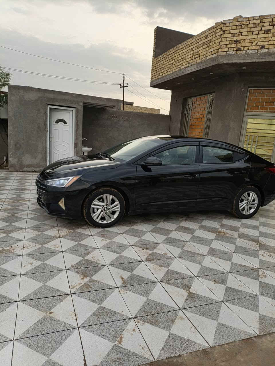 سلام عليكم
النترا موديل 2019 وارد امريكي لون اسود شذري تبديل بنيد اصلي فقط بدون دواخل والباقي كفاله صبغ وتبديل وضربه رقم بغداد حره مداور ثاني يوم كير AT مكفول  محرك 2000 دوش مكفول جاهزه تبريد وحداديه وتخم تاير توني شاده باتري جديد قبل سبوع شديته لايت زينون عالي ناصي دواخل ملكي لون بيجي مكان ناصريه مركز السعر 120 وبي مجال
***********
*********** واتساب
