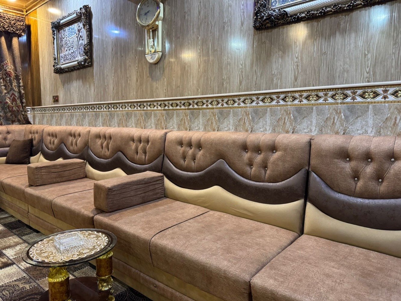 سلام عليكم تخمين لبيع مع ميز سعر تخم 600 سعر تخم ثاني 700 سعر ميز 100 كلهن نضافيات  حت محد كاعد عليهن نضافه تجي شوف بعينك كل شي  وحده جوزي هوه لي سعره 600 ولبيجي سعره 700. مكان بصره جبيله لاستفسار رقم ***********