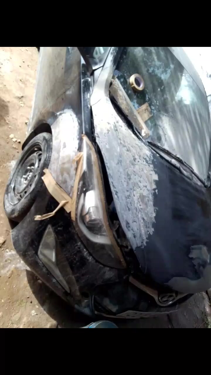 صبغ بنيد و جاملغ النترا اسود بماركة الدبير اخوكم علي الصباغ البنوك شارع التربية تحياتي للجميع 
‏‪***********‬‏
