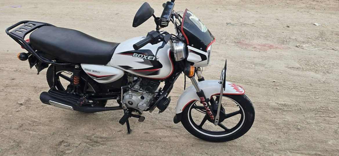 سلام عليكم بوكسر للبيع موديل 22)
مرقم مكاني ديالى بعكوبة 
***********
