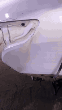 تعديل الجنطه الخلفية والجاملغ الأيمن على البارد وتكعيد ظهر سياره نيسان سني قبل وبعد الإنتهاء منها 
سمكره وفابير كلاس سيارات حديثه باادراه حيدر السمكري بغداد هاتف ***********
