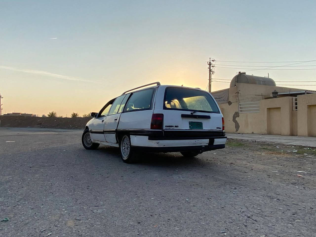 اوبل اوميجا ستيشن حجم 20 كير وماكينه شرط وكاله او تحويل شرط رقم الهاتف *********** 
*********** السعر 20 ورقه وبيها مجال
