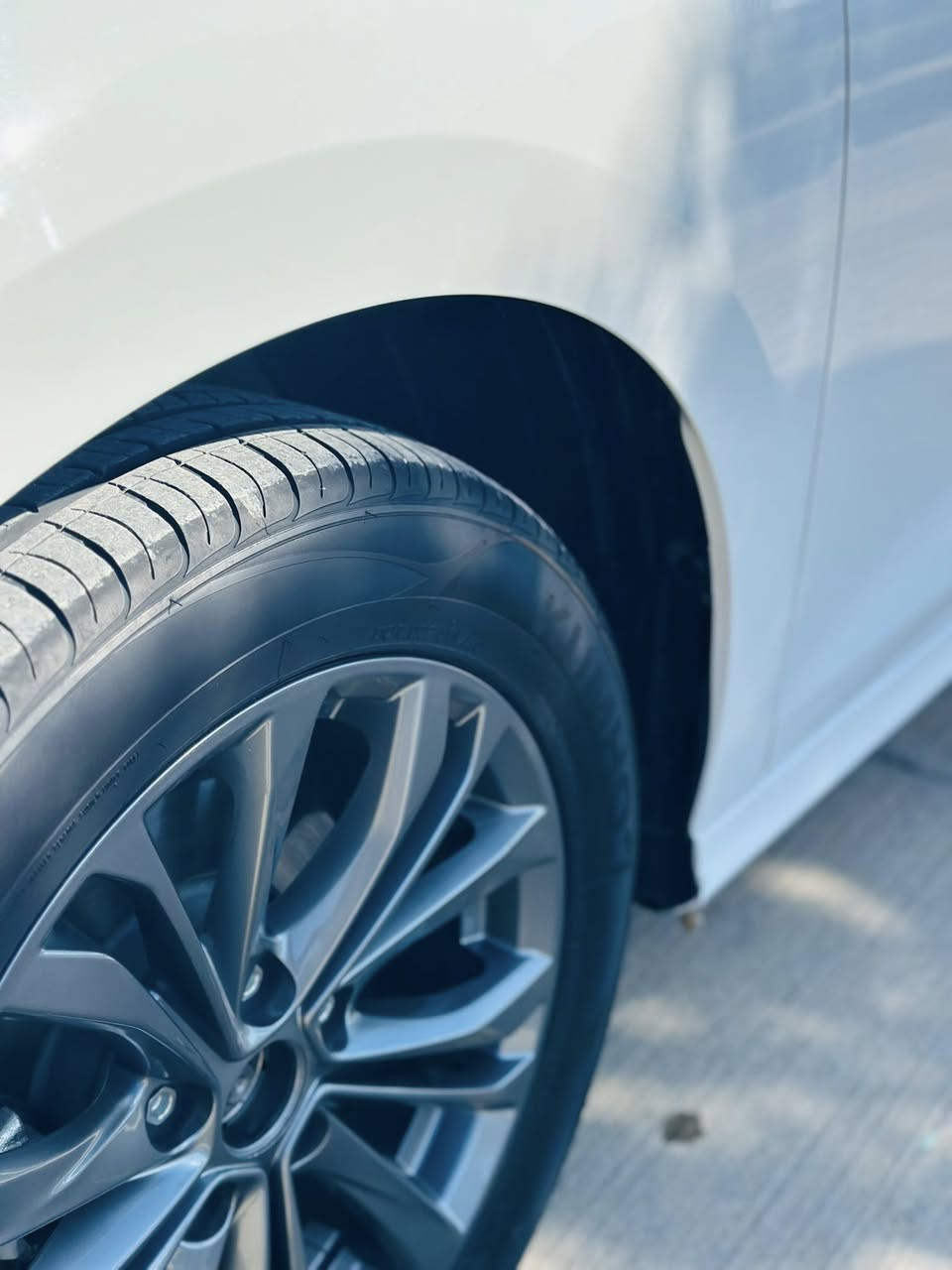 MG GT 2025 Full
سڵاوتان لێبێت 
ئێمجی جیتی MG GT 2025 فوول مواصەفات
بە سەنەوی جیتی 
بۆیاخ تەنک بەشەرت شوختی نیە دەعامی بۆ دەعامی 
شاشە ئەکتیڤ بیلادی ٦ مۆد و ٤ زمان 
برێک کارەبایی ، ئۆتۆ هۆڵد ، سڵاید ،٤ کامێرا ٣٦٠ ، ئاوێنەکارەبایی ، کوشن جلد ، حاسە ،ویل کرۆم 
ڕۆنی مۆتڵم تێکردووە باشترین ڕۆن و بانصەکانیم گۆڕیوە  
هەردوو بەصمەی خۆی لەگەڵە درعی ژێر مەکینەم بۆ بەستووە 
تەنها 2,600KM ڕۆشتووە 
لە سلێمانیم هەموو شتێکم نوسیوە کێ موشەتەری بوو لەخزمەتیام تێل بکات ***********
