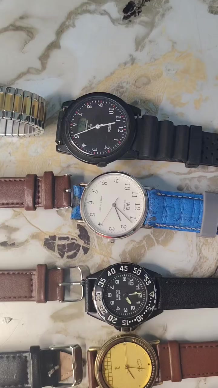 ساعات اصليات ماركات معروفه 26 ساعة رجالي على 15 قطعة شلع بس مابيع مفرد 26 ساعة نسائي على 10 قطع شلع 20 ساعة نسائي نصب تكويك واحده اوتماتيك كهن شغالات قطعه على 10 شلع خاص مفتوح


**إذا كنت صاحب هذا الإعلان وتريد حذفه لأي سبب، رجاءا أرسل رسالة إلى الدعم الفني**