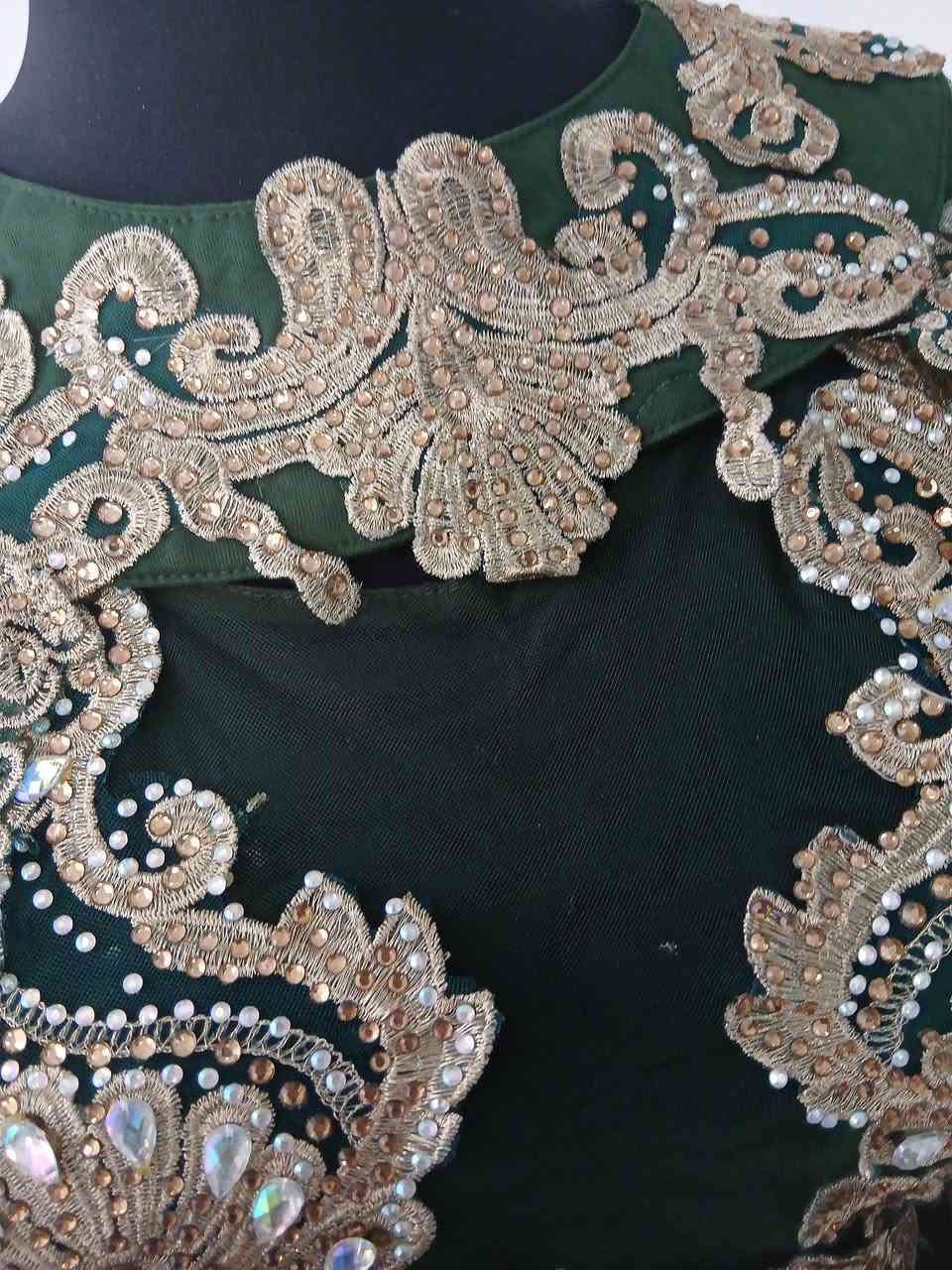 فساتين نظيف يرادلهم كوي.الاخضر لونه زيتوني غامق كله شغل أيد فخم بس الفصوص ب٢٥ الف.يلبس لحد وزن ٦٠ البيجي قصير للركبة يلبس لحد وزن ٧٠ .اي تفاصيل ع خاص.سعرهم اثنينهم ٥٠ الف مع التوصيل


**إذا كنت صاحب هذا الإعلان وتريد حذفه لأي سبب، رجاءا أرسل رسالة إلى الدعم الفني**