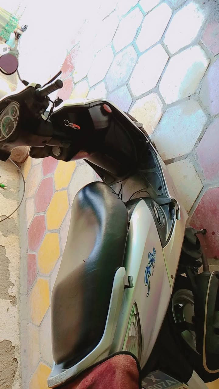 سلام عليكم/دراجه جي فور للبيع مفتوحه مره واحده دراجه تأخذ مكينه ناعمه الا تبخير واله تنقيص شرط شلعه ومعدل دراجه جاهزه من طول الا طول كله شغال كهربائيات من طول الا طول شغاله دراجه بيهه وصل حاويه تخم تاير توني شاد دراجه نكره سلف صباح تجفيت اصلي شرط سعر دراجه600وبيها مجال لشراي عنواني ناصريه مركز تفاصيل بعد أكثر على رقم ***********
