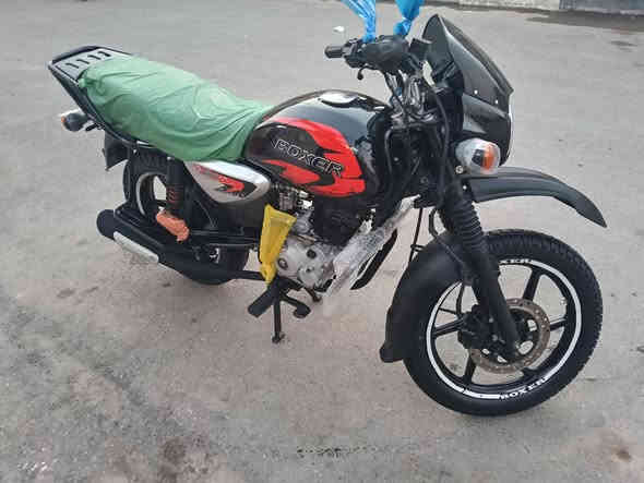 السلام عليكم شباب بوكسر جبلي2023 مرقم رقم بغداد تحويل ثاني يوم  دراجه جديده بمعنى الكلمه حيل جديده ماشيه 13 استخدم شخصي  دراجه اي نقص مبيه كبل للشارع ودراجه احلى من الصور تجي وشوف بعينك اذا مو احلى من الصور اطيك كروتك مرجع روحه جيه المكان بغداد الحسينيه مال راشديه تصال *********** بي وتساب للشراي فقط سعر تصل وشلع عيوني
