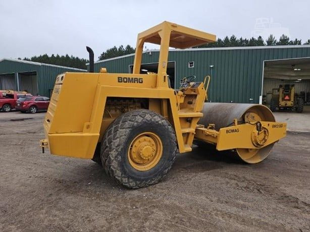 حادلة بوماك حجم 213 model 1988
ساعات العمل 8063 ساعة جديدة تقريبا
الحادلة مكفولة من الأضرار الفني والمكيانيكية بحالة ممتازة
مكان الحادلة أوربا
مدة الوصول إلى العراق بعد الاتفاق والحجز تبلغ ٣٠-٢٥يوم
السعر شامل مصاريف النقل والكمرك والتسجيل المروري
$15000 دولار أمريكي
للتواصل خاص
أو واتساب
+380947108102


**إذا كنت صاحب هذا الإعلان وتريد حذفه لأي سبب، رجاءا أرسل رسالة إلى الدعم الفني**