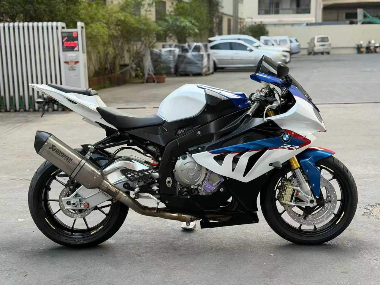 BMW S1000RR
2011
53ورقە 

🌹 شكر خاص لإدارة الكروب
کروپ فیسبوک https://www.facebook.com/share/g/1D8xBUZevA/?mibextid=wwXIfr
🎥 تابعونا على تيك توك:
‏👉 https://www.tiktok.com/@madeinjapan919
‏👉 https://www.tiktok.com/@samuraiskill1

📌 يمكنكم متابعتي على تيك توك لمشاهدة أحدث الدراجات


**إذا كنت صاحب هذا الإعلان وتريد حذفه لأي سبب، رجاءا أرسل رسالة إلى الدعم الفني**
