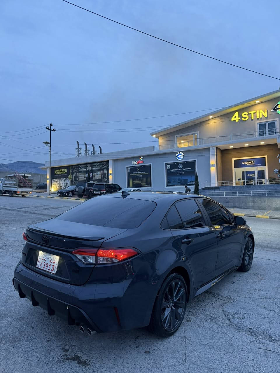 كورلا  se سمنتى ٢٠٢٤ نيف بوند صبغ بئ داخلى و إرباگ 
مواصفات se داخلى سپى وبصمه وشغال 
١٩ هزار كم چويه.
كورلا se لون سمنتي ٢٠٢٤ نص بوند صبغ بدون دواخل وإرباگ
مواصفات se داخلي ابيض وبصمه وتشغيل عن بعد 
١٩ الف كم ماشي.
سعر ١٤٨ ومجال   ت/ ***********   ( دهوك )
