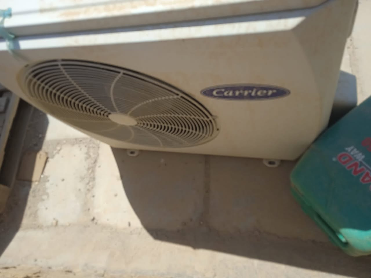 السلام عليكم
سبلت طن ونص نضيف وجديد استخدمه قليل 
للبيع 
الهاتف 
***********
