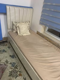 مرتبة يدوية • ميز تواليت • بدون عيب