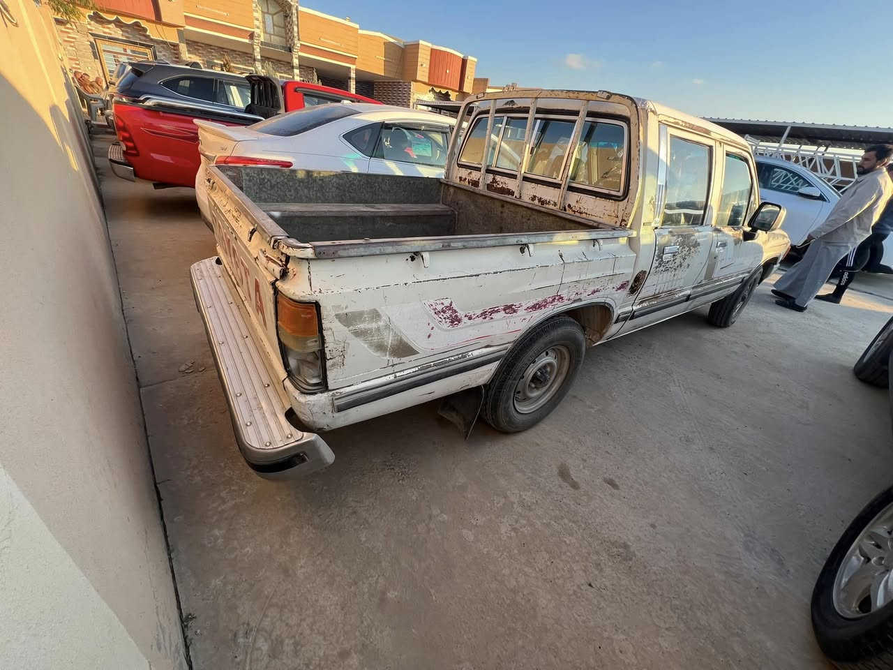 سلام عليكم 
بكم كروسيده 
موديل 1987
كير ومحرك ثري واي شرط 
تماتيك رقم نينوى تحويل شرط 
السعر 60 وبيها مجال للطيبين 
الرقم ***********
