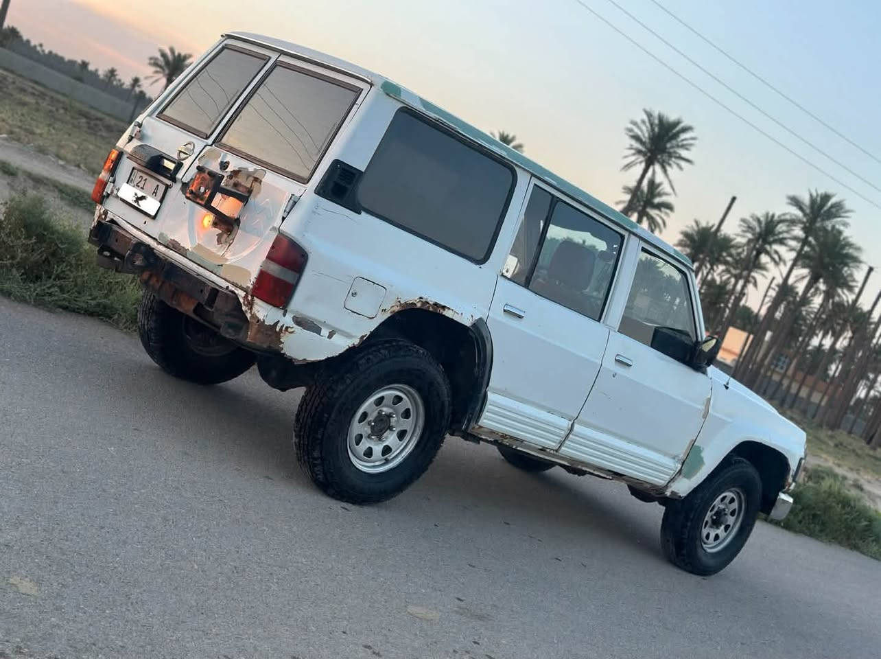 السلام عليكم
للبيع نيسان سفاري موديل 1992 , رقم سليمانية دولي سنوية جديدة لسنة 2030 تحويل مباشر ، محرك كير نظيف، لوكير دفع رباعي شغال، تخم تاير جديد، السيارة آلياتها كلها نضاف، يحتاجلها سمكرة فقط .
الاستفسار اكثر اتصل ***********
العنوان - ديالى - بلدروز
