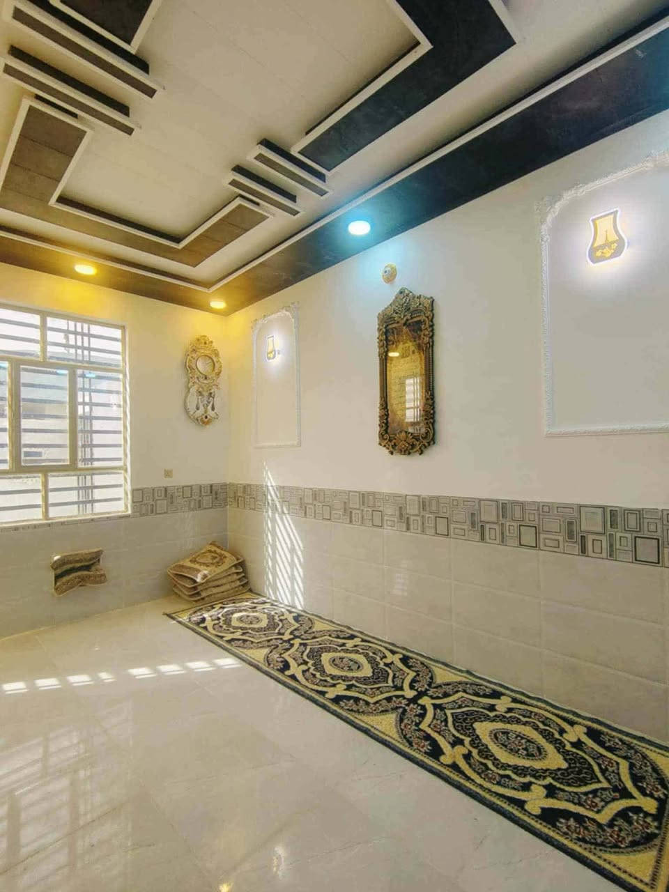 #السعر_صدمه_مايتفوت
بسم الله الرحمن الرحيم بيت🏠 للبيع المساحه ✅ 100 متر طابق ونص  صرف 
📍العنوان حي النداء شارع 60اول  قرب شارع 30 قريب عن شارع 60  منطقت 53 مميز بناء جديد طابوق جمهوري حقيقي السعر 👈🏻 75 مليون مع المجال يحتوي على👇🏻
✅غرفتين 2
✅صاله
✅مطبخ
✅استقبال 
✅حمامات خارجيه وداخليه*********** 

بي مجال للشراي وتدللون
