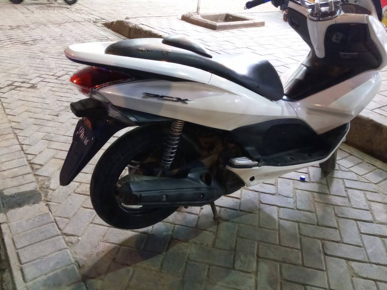 السلام عليكم للبيع دراجه pcxجيل الاول دراجة مال رمبه مديل18 ماخذها رمبه الدراجه على  ايدي حجم مكينه ١٢٥ياباني الاصلي دراجه جديده مال جناي  الله شاهد شرط مكينة بلاد ستوك مامفتوحة بلادية  
ياباني الاصلي دراجه كامله أستان كهربائي حساس ازدحام ٢حرف Aدراجه جديده الدراجه مكينه لوك شلعه معدل خير من اللّٰه دراجه تكول جديده بمعنئ الكلمه واحلا من الصور  دراجة مكينه مكفوله اي نقص مابيه
السعرمليون و٢٥٠مستعجل علا بيعتهة مكاني بغداد مدينت الصدر ***********
