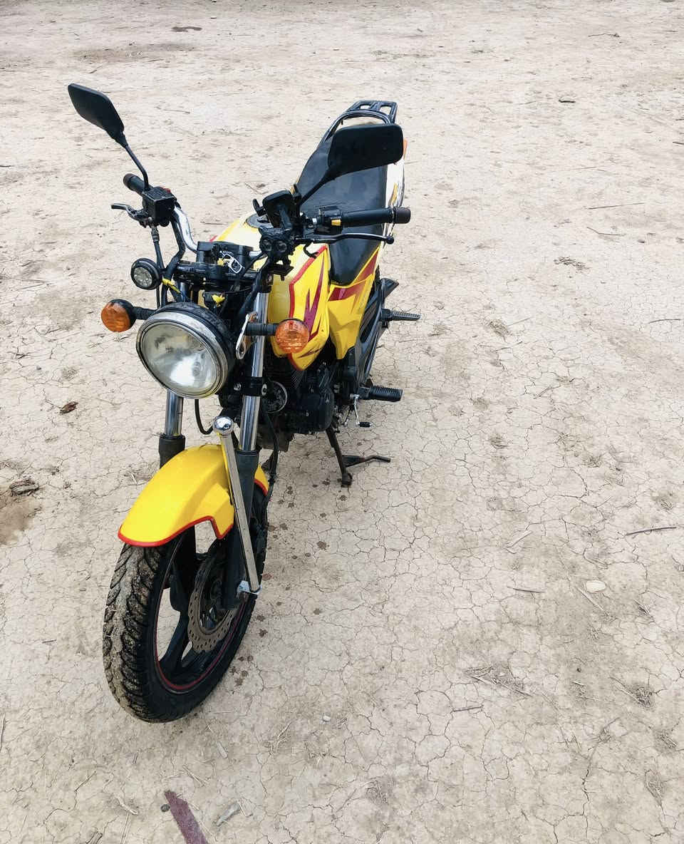 السلام عليكم دايوان بوندا (2017) بدون اوراق دراجه خير من الله نقصهه فقط دشبول السعر (٦٠٠) وبيهه مجال للاستفسار.    ***********
