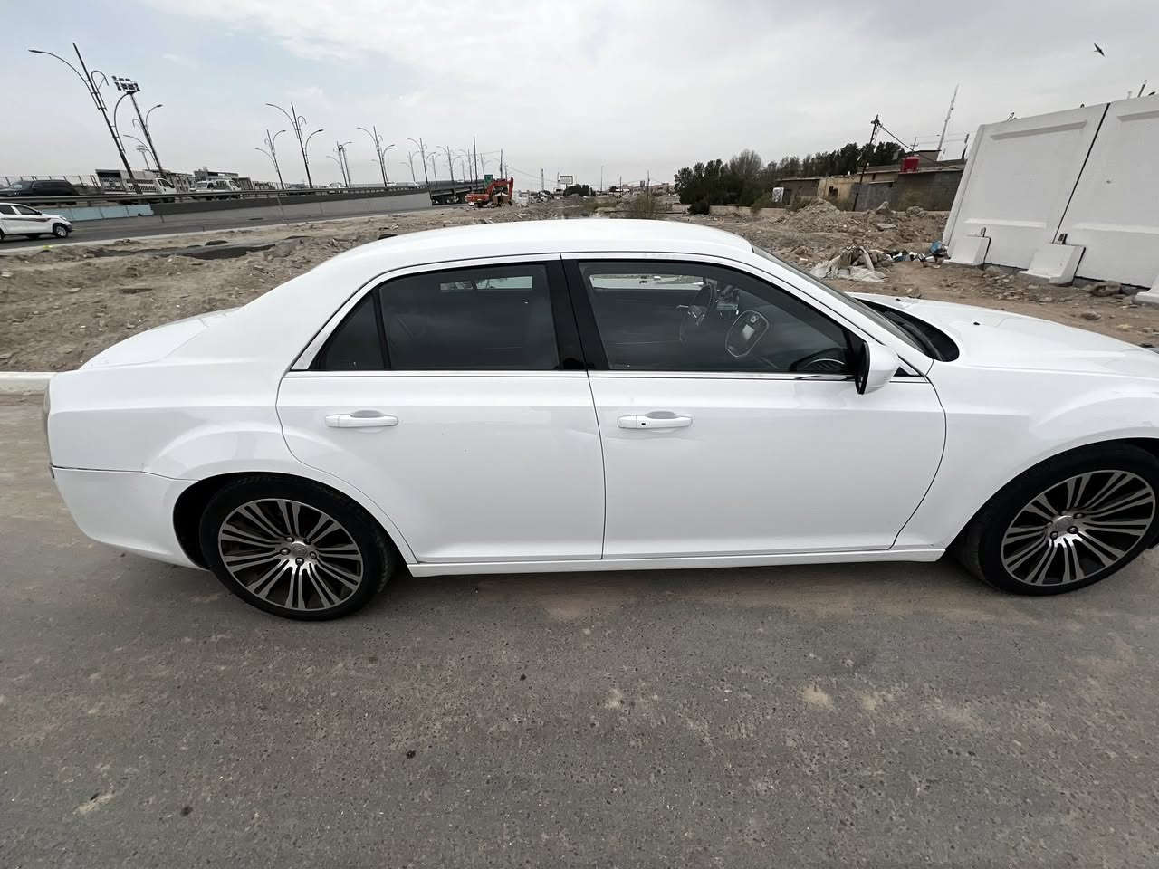 سلام عليكم اوبامه مديل 2014  فول مواصفات ماعده  لفتحه  سياره (ادوات )سياره بيها كصه  متومه رقم اربيل طبق الاصل تروح دك حاسبه . سياره جديده بمعنه لكلمه.  احلا من صور محرك وكير بالكارتون   تخم تاير تبريد ثلج حداديه جديده.   سياره موجوده ب البصره. ***********
