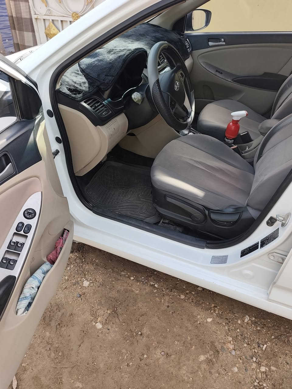 السلام عليكم ورحمه الله وبركاته 

موديل 2018 خليجي مكينه 1600 مامفتوحه تبريد ثلج كير حداديه كله جديد تخم تاير 
رقم بغداد بيها صبغ قليل بل هلال جاملغ وبيها مكانين بارد السعر 117
مكان السياره ديوانيه ***********
