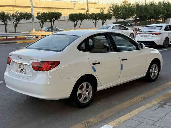 سلام عليكم النترا البيع موديل ٢٠٠٨ 
سياره خير من الله مكينه وكير قبل شهرين شادهن جدد سياره عله ابد وحده من طبت العراق الحد هسه تخم تاير جديد ويل مكينه ١٦٠٠ دكشن عالي اربعه دسك داخل بيجي جديد شاشه وكامره سياره بدون اي حادث او تبديل بيهه نص جاملغ خلفي فقط مكان سياره بغداد الكرخ سعر سياره ٩٧$ رقم تلفون ***********
