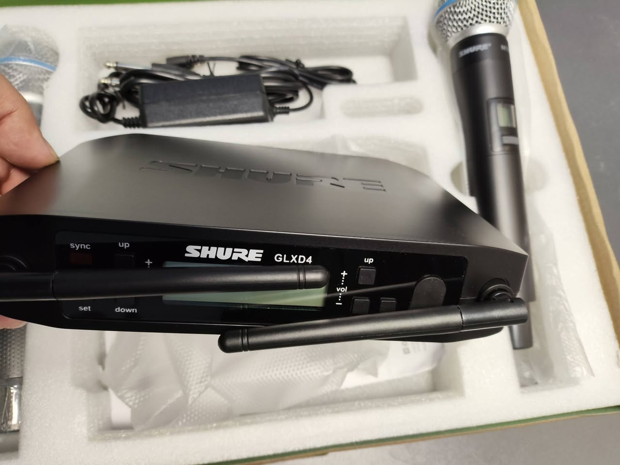 مايكات شور بهالشكل جدد كبس 
تم و 70 بالعافيه


**إذا كنت صاحب هذا الإعلان وتريد حذفه لأي سبب، رجاءا أرسل رسالة إلى الدعم الفني**