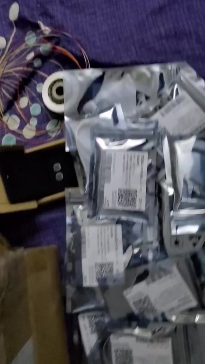 شلعه الكترونيات بهذا الشكل مقاومات ولدات وهيج امور بهذا الشكل


**إذا كنت صاحب هذا الإعلان وتريد حذفه لأي سبب، رجاءا أرسل رسالة إلى الدعم الفني**