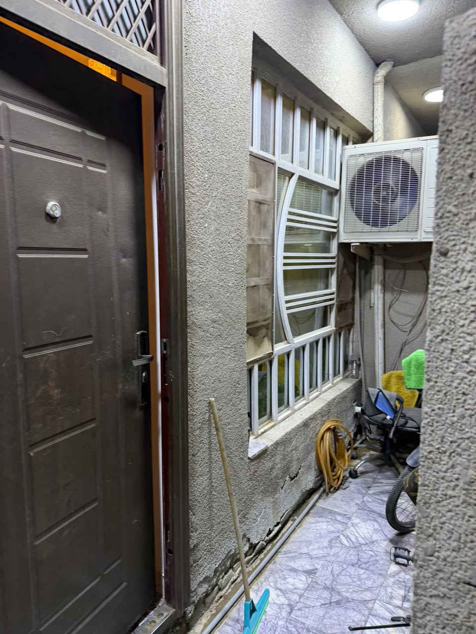 بيت للبيع مساحة ٦٢ متر واجهة ٤.٧٥ نزال ١٣
العنوان حي القاهرة حي المعلمين📍
يحتوي على صالة مطبخ خدمات 
طابق ثاني غرفتين نوم
الطابق الثالث  غرفة نوم  
للاستفسار الاتصال : ***********☎️
