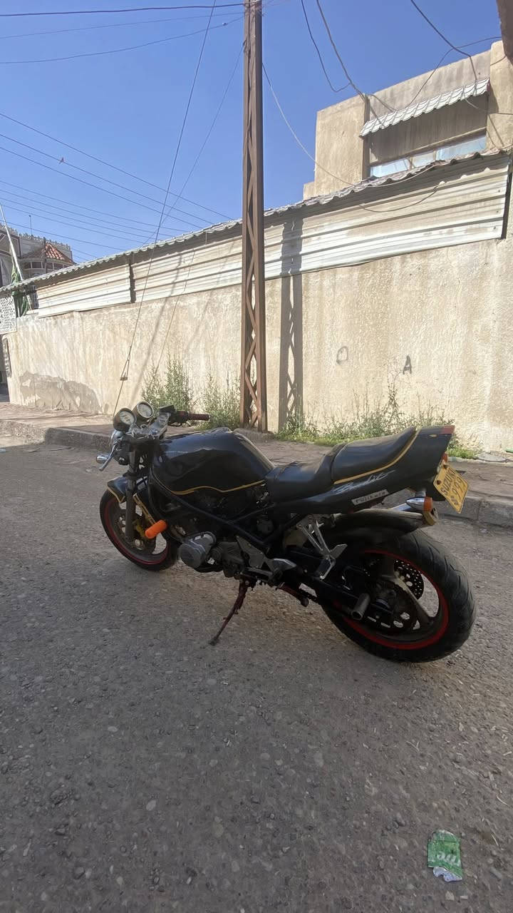 باندا كرستال 400cc الدارجه ماشيه 46 الف فقط الدارجه ما ناقصها شي مال جناي بس مشكلتها اداوات بس اكفلك ياها من السرقه ومن العشاير .
950 وبيه مجال 
مكاني بصره 🖤.
***********
