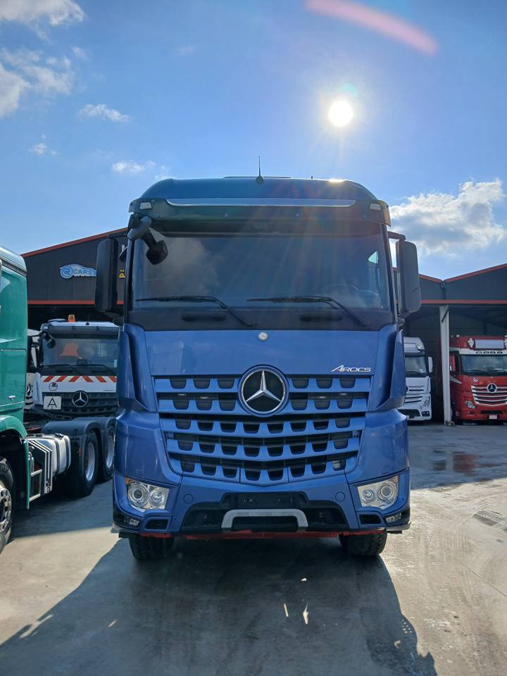 نوع :مارسيدس اروكس شاصي سكس ويل مجموعة جوبليس  GF  بلادي دبل قماره عالي خمسه شفرات  
موديل:2015✅ 
حجم : 3363✅ 
لون :  نيلي  ✅ 
مواصفات:  كامل مواصفات ريتايدر تبريد ثلاجة حاكية بويلر  شاشه كبير لايت زينون ......
گير: اتوماتيك سيربو خارجي ✅
ماشي : 700 الف 
رقم : كاتي دهوك ما مشتغل بالعراق
سعر: 📞
العنوان: معرض رزكار مفرق شيخان
رقم موبايل  :  واتساب***********/واتساب /*********** ///*********** /واتساب
