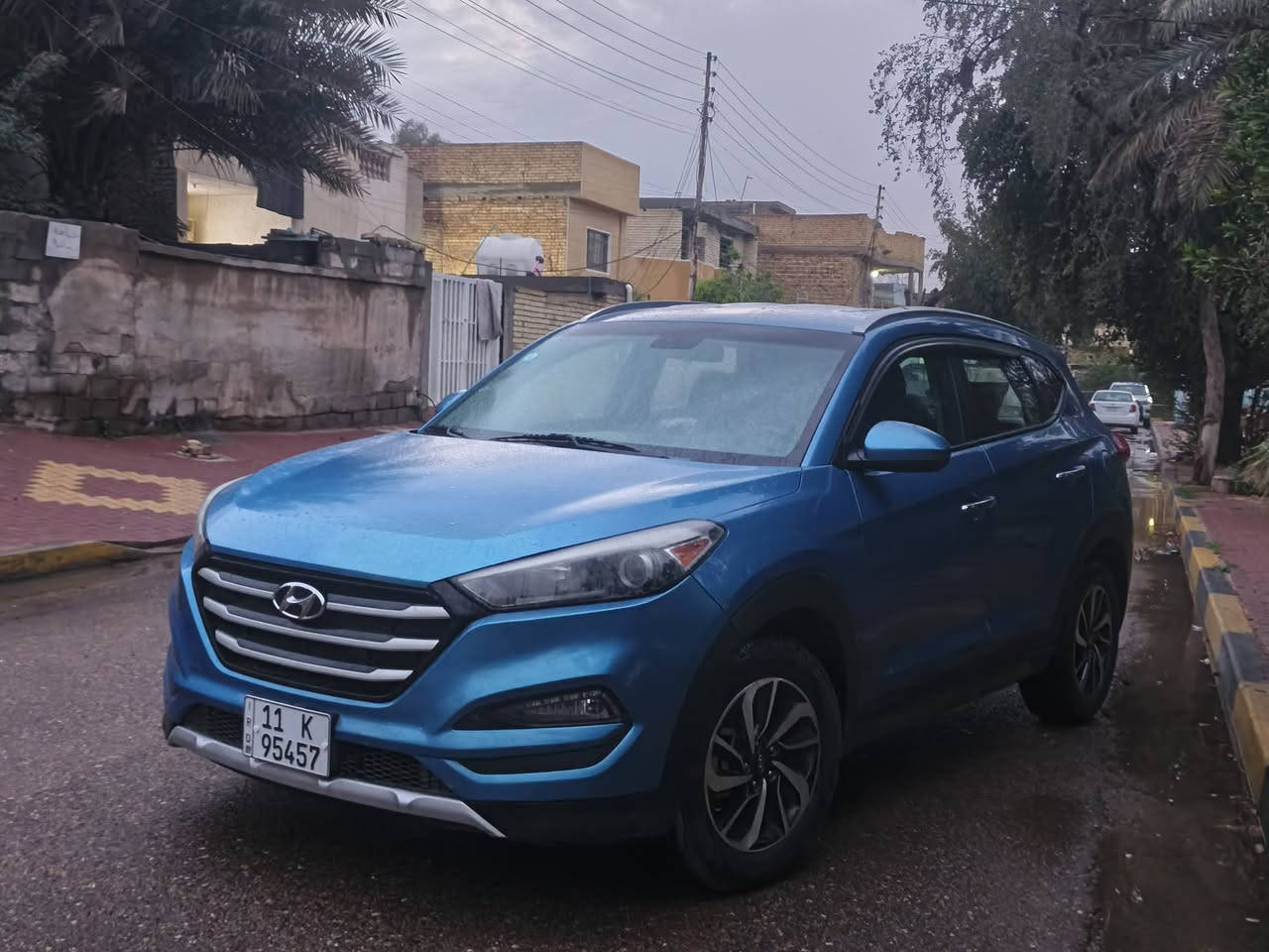 سلام عليكم سياره توسان موديل 2016 مكينه 2400 ماشيه 93 و السياره خير من الله المكان بغداد الحسينية الراشديه والشراي يتصل على هاذا الرقم ***********
