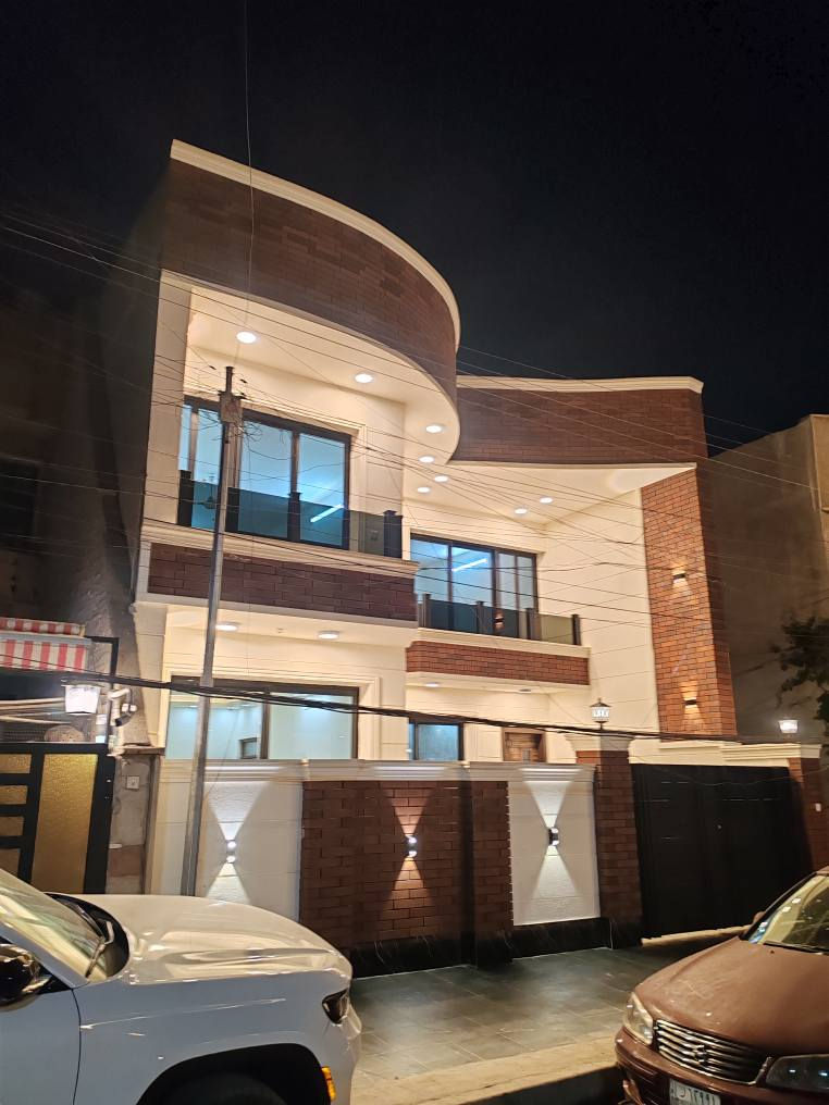 🏡 دار للبيع – الأعظمية (الأخطل)
فرصة سكنية مميزة بموقع راقٍ وقريب من جميع الخدمات
📐 المساحة: 125 م²
📏 الواجهة: 8.5 م
🛣️ شارع عريض مع رصيف نظامي
📍 الموقع: الأعظمية – الأخطل – قرب جامع الصديق
✨ مواصفات الدار:
أربع غرف نوم
حمامين
كراج سيارة
تصميم عصري وتشطيب حديث
إنارة خارجية مميزة
موقع هادئ ومخدوم بالكامل
💰 السعر: 565,000,000 دينار عراقي
📞 للاستفسار والمعاينة:
مكتب الشمم الهندسي للمقاولات والاستثمار العقاري
☎️ ***********
☎️ *********** بغداد, العراق
